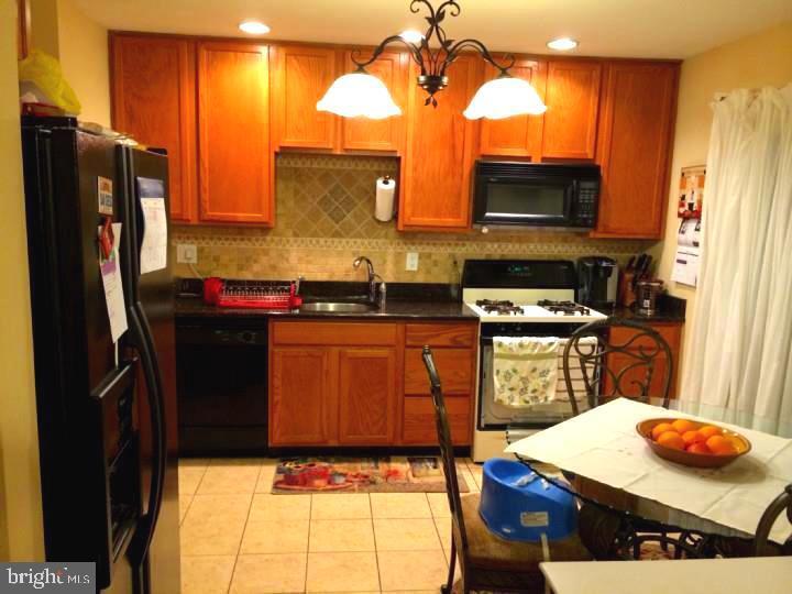 Property Photo: 2405 Gramercy Way NJ 08054