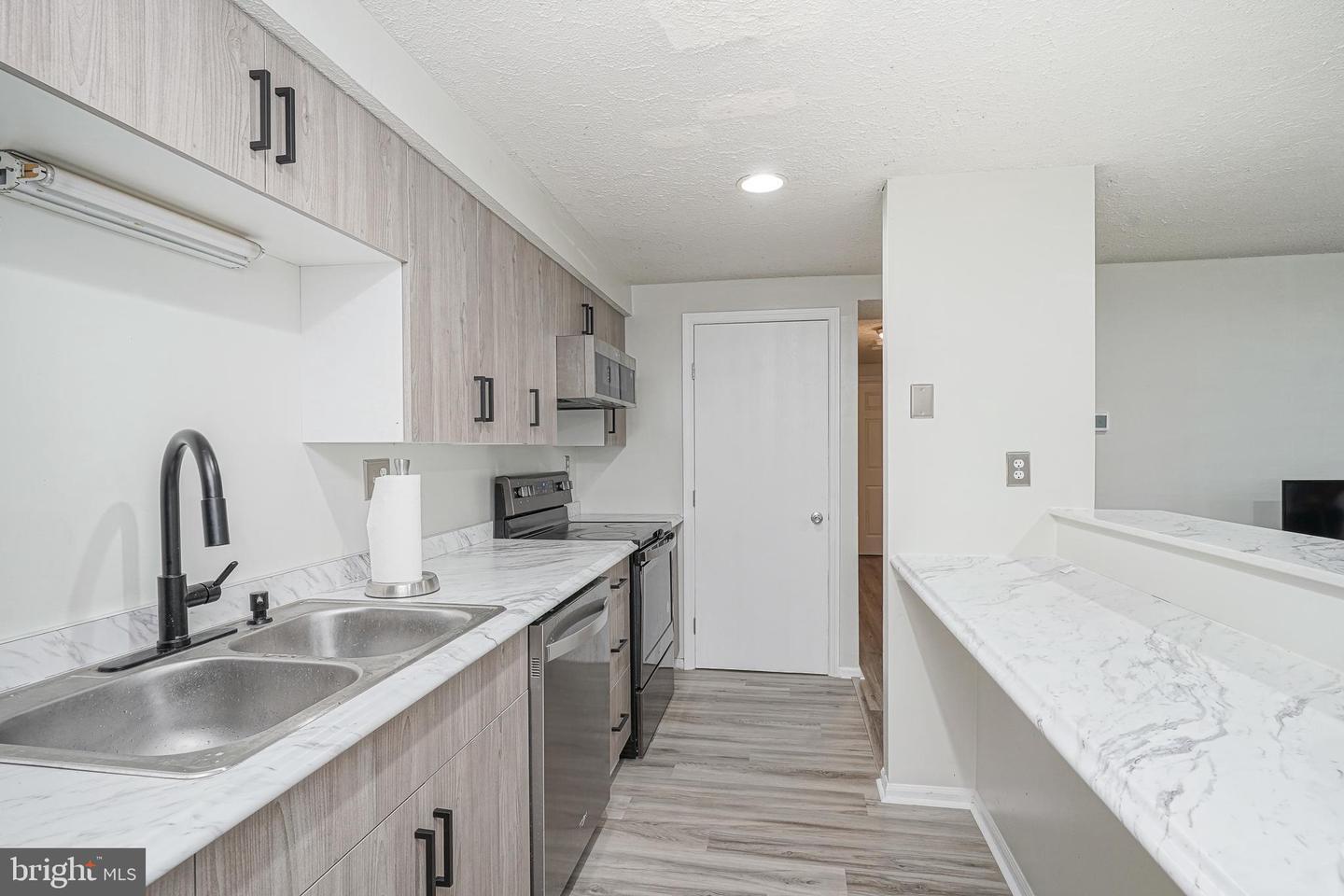 Property Photo: 14 Cranberry Court NJ 08053
