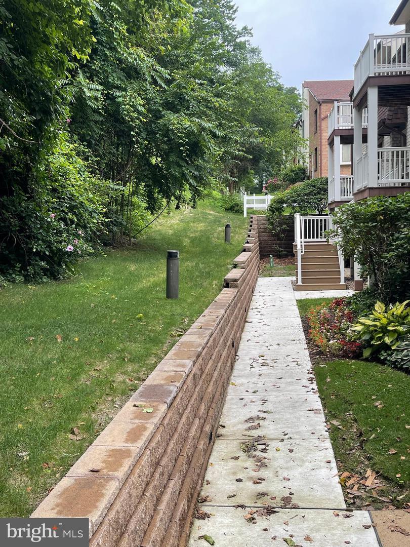 Property Photo: 7316 Hilltop Drive 120 PA 19015