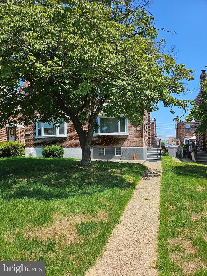 Property Photo: 2123 Loney Street PA 19152