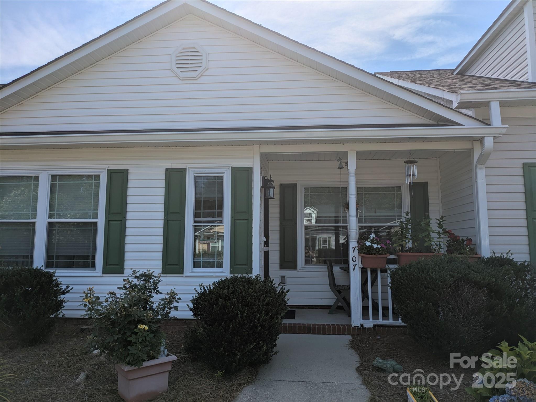 Property Photo: 707 Dalebrook Lane SC 29730