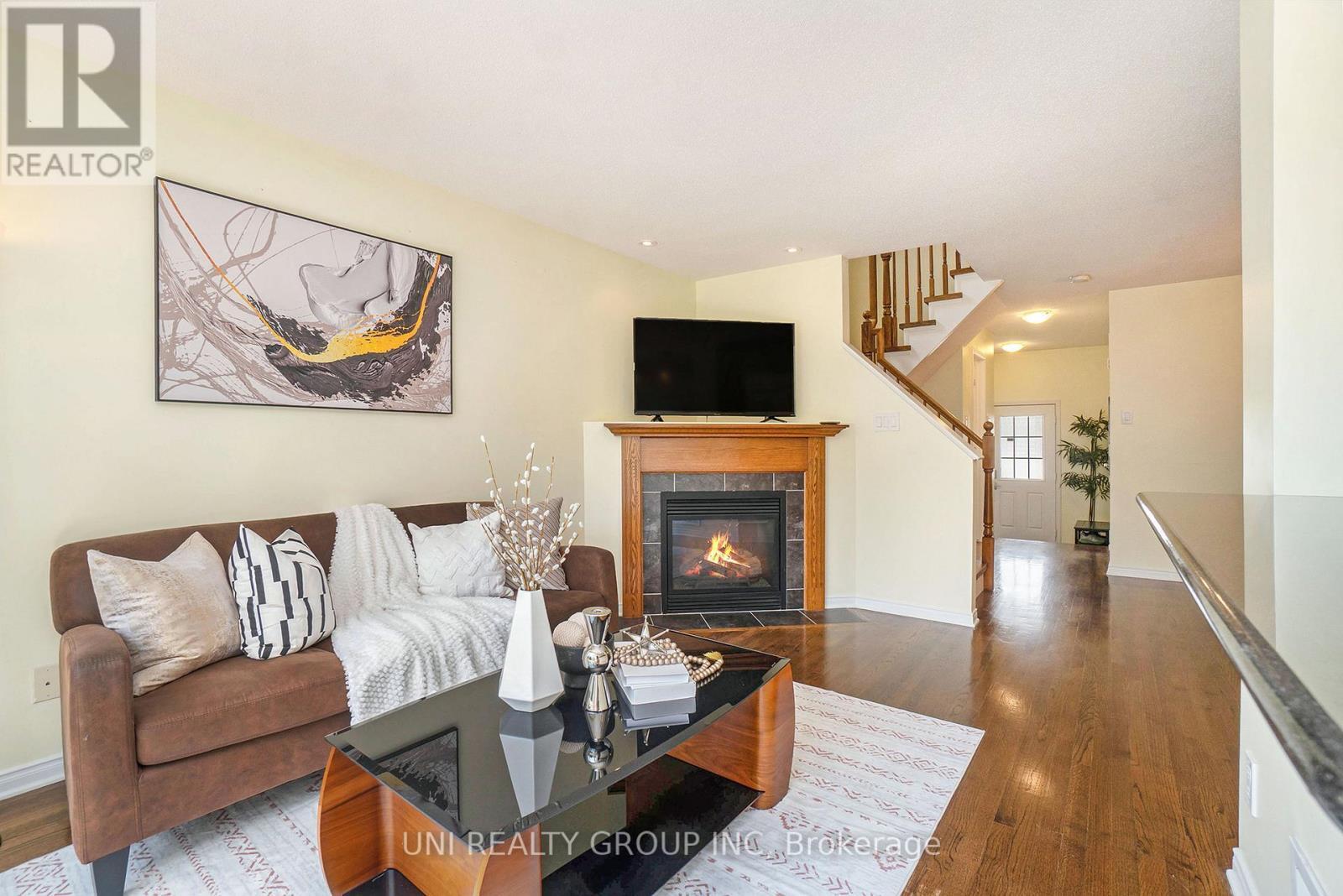 Property Photo: 80 Chesapeake Crescent ON K2J 0L5