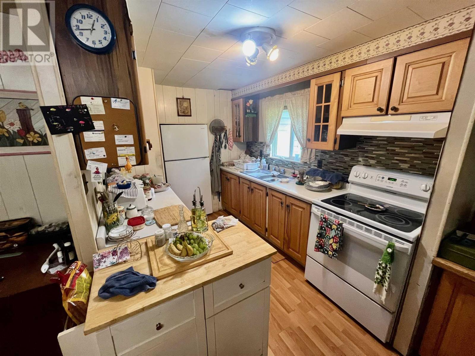 Property Photo: 1368 Hwy 105 Hwy ON P0V 2V0