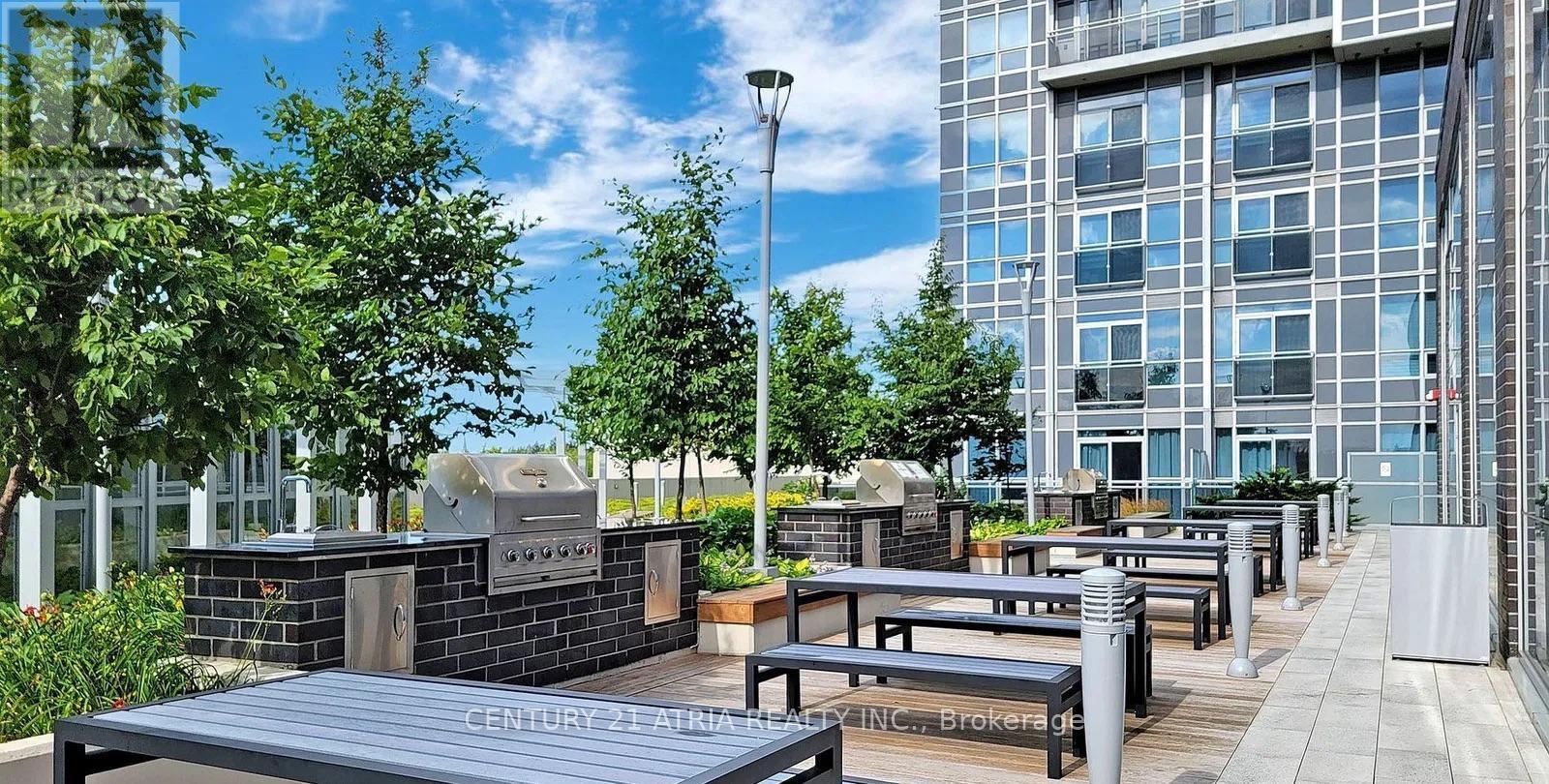 Property Photo: 255 Village Green Square 3303 ON M1S 0L7
