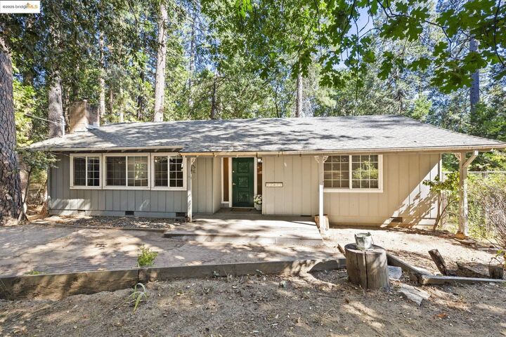 Property Photo:  22977 Hawk Ln  CA 95383 