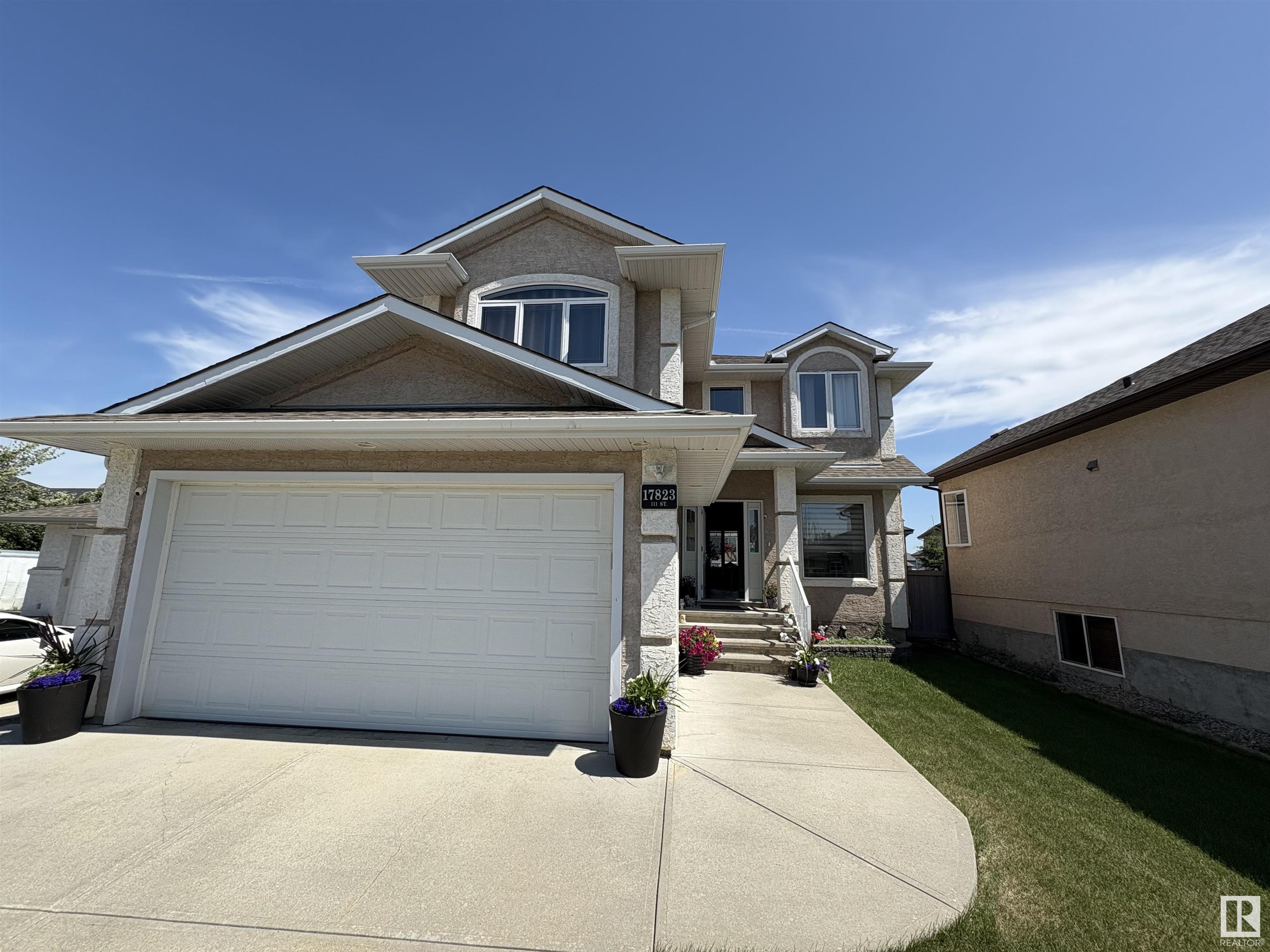 Photo de la propriété:  17823 111 Street NW  AB T5X 6J3 