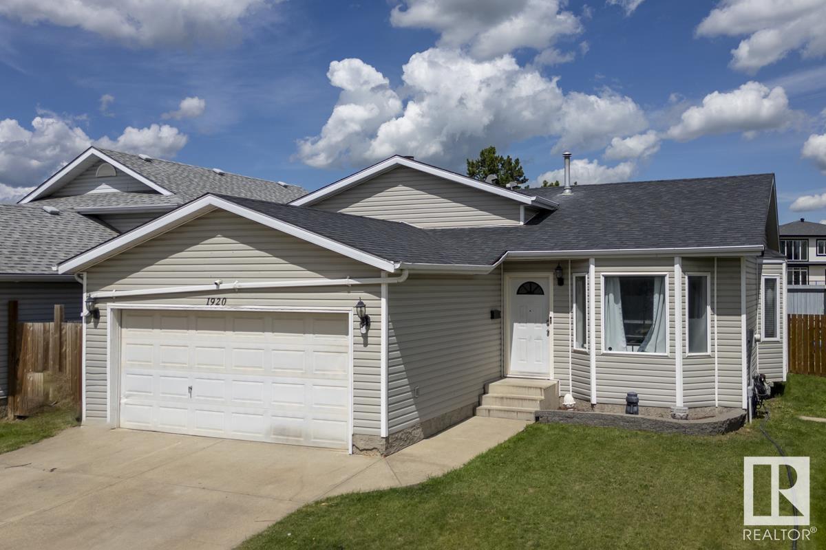 1920 152 Avenue NW  Edmonton AB T5R 2R7 photo