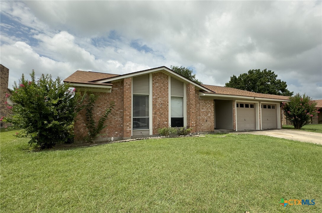 Property Photo: 1804 Kingman Road TX 76549