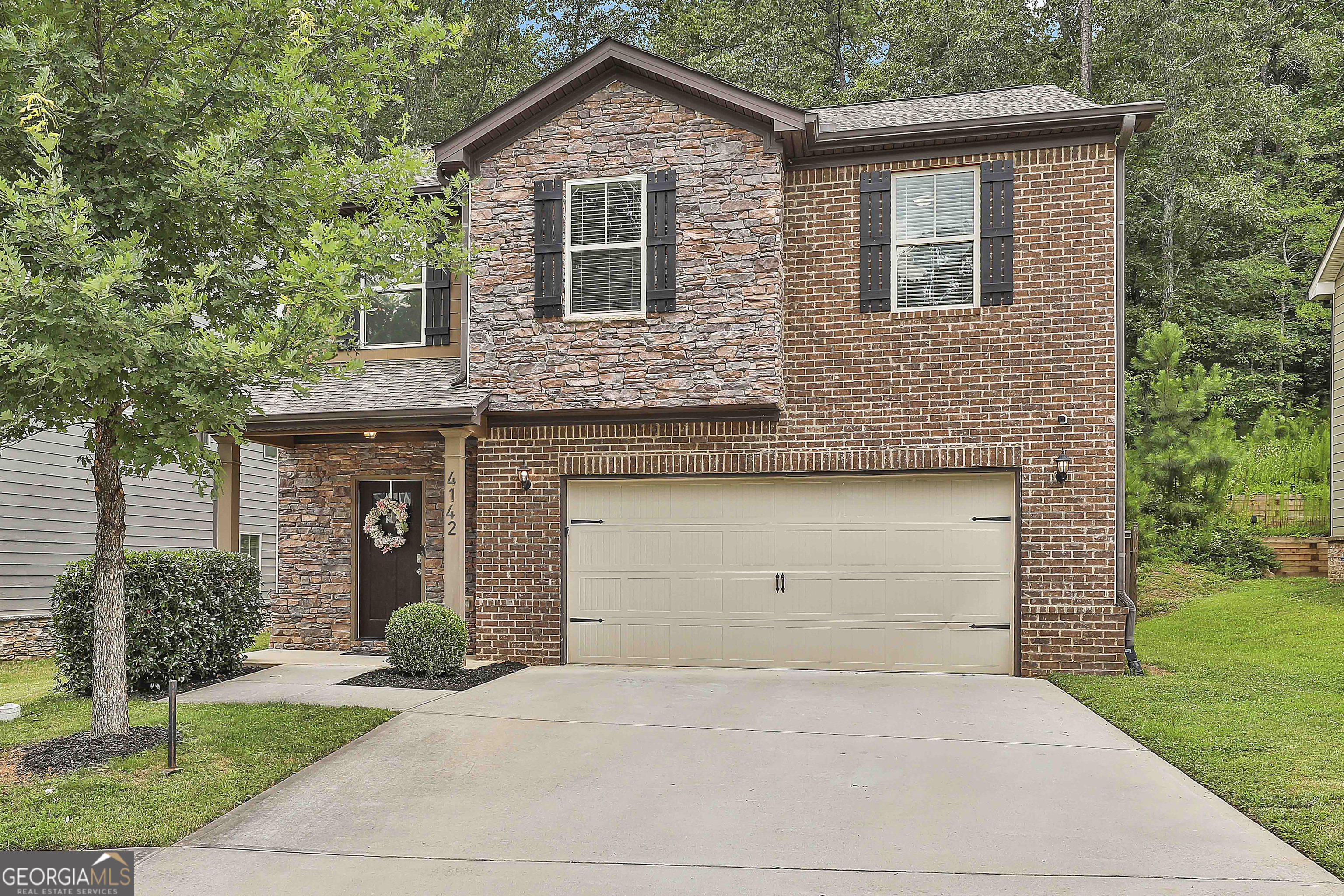 Property Photo: 4142 Woodland Park Drive SW Drive SW GA 30331