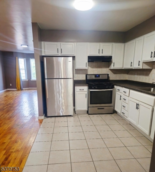 Property Photo: 447 S 18th St 1 NJ 07103