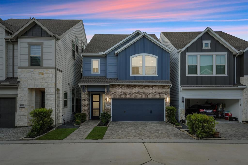 10964 Swang Link Drive  Houston TX 77043 photo