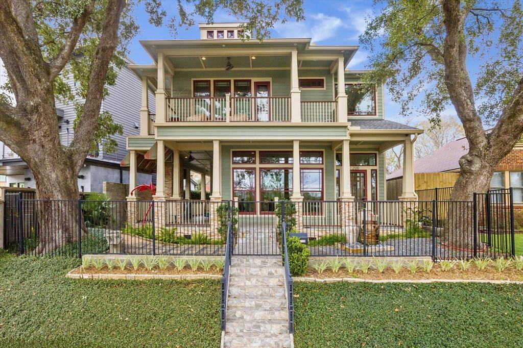 2120 White Oak Drive  Houston TX 77009 photo