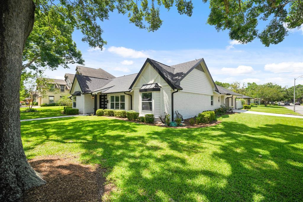 Property Photo:  4302 Wigton Drive  TX 77096 
