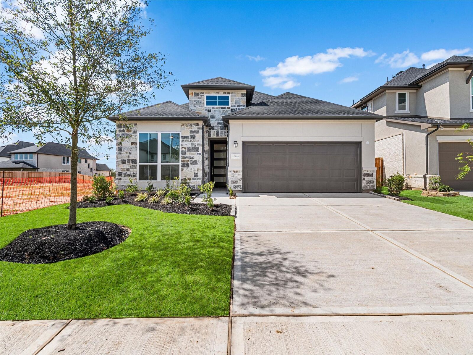 Property Photo:  7310 Shady Pecan Lane  TX 77441 