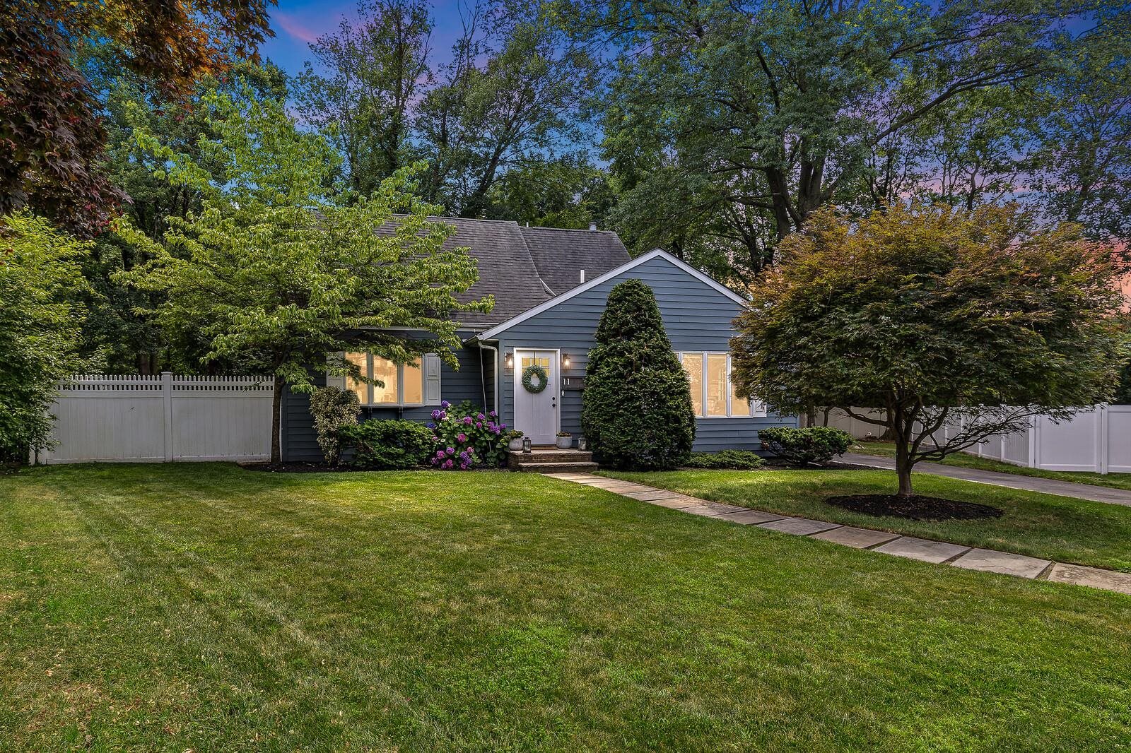 11 Dean Ct  Rutherford NJ 07070 photo