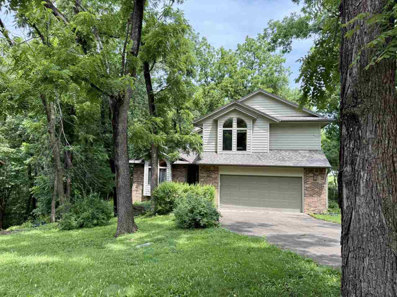 24 Samuel Dr  Iowa City IA 52245 photo