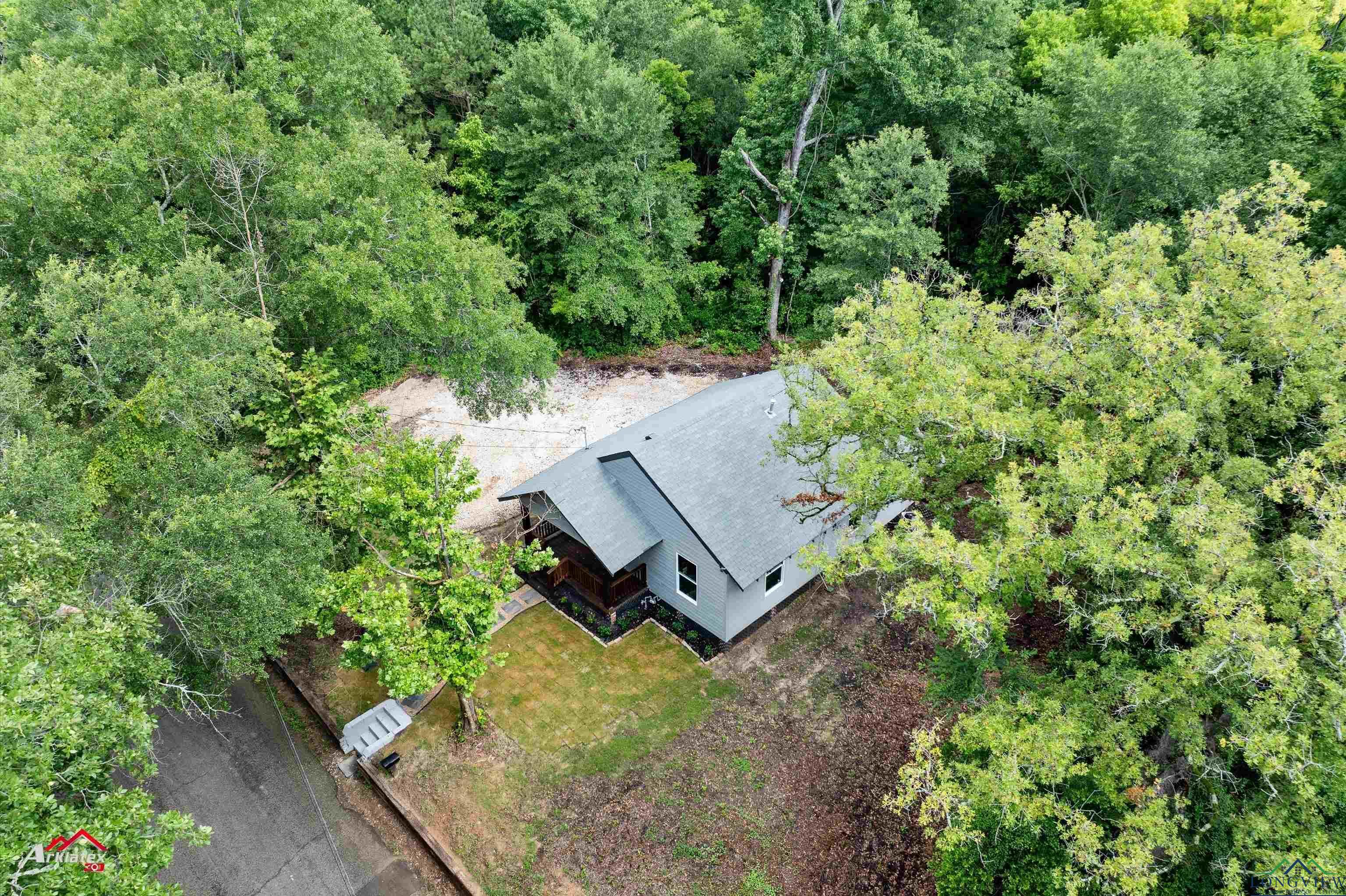 Property Photo: 200 Jenkins St TX 75652