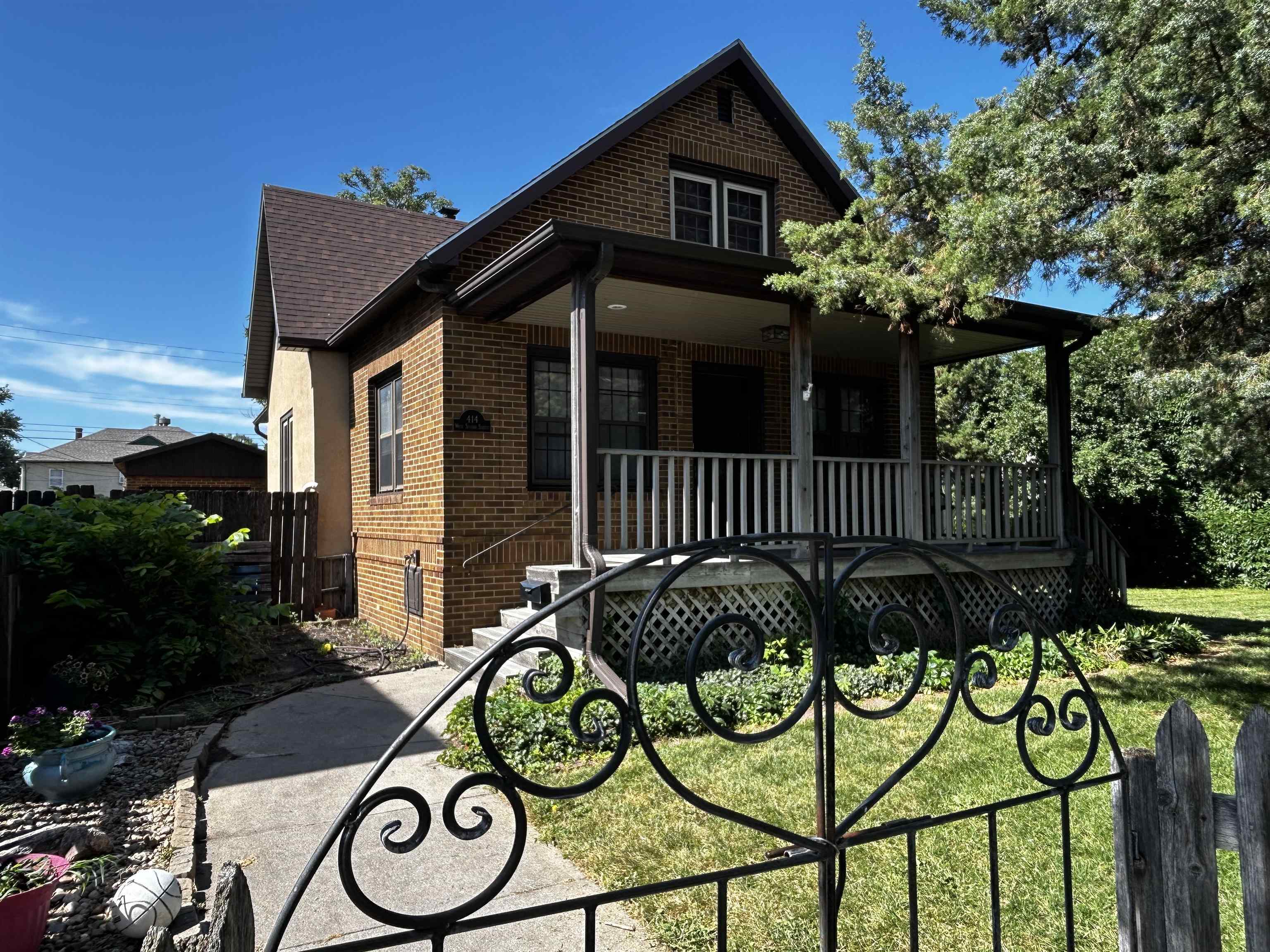 Property Photo:  414 W 2nd  NE 69101 
