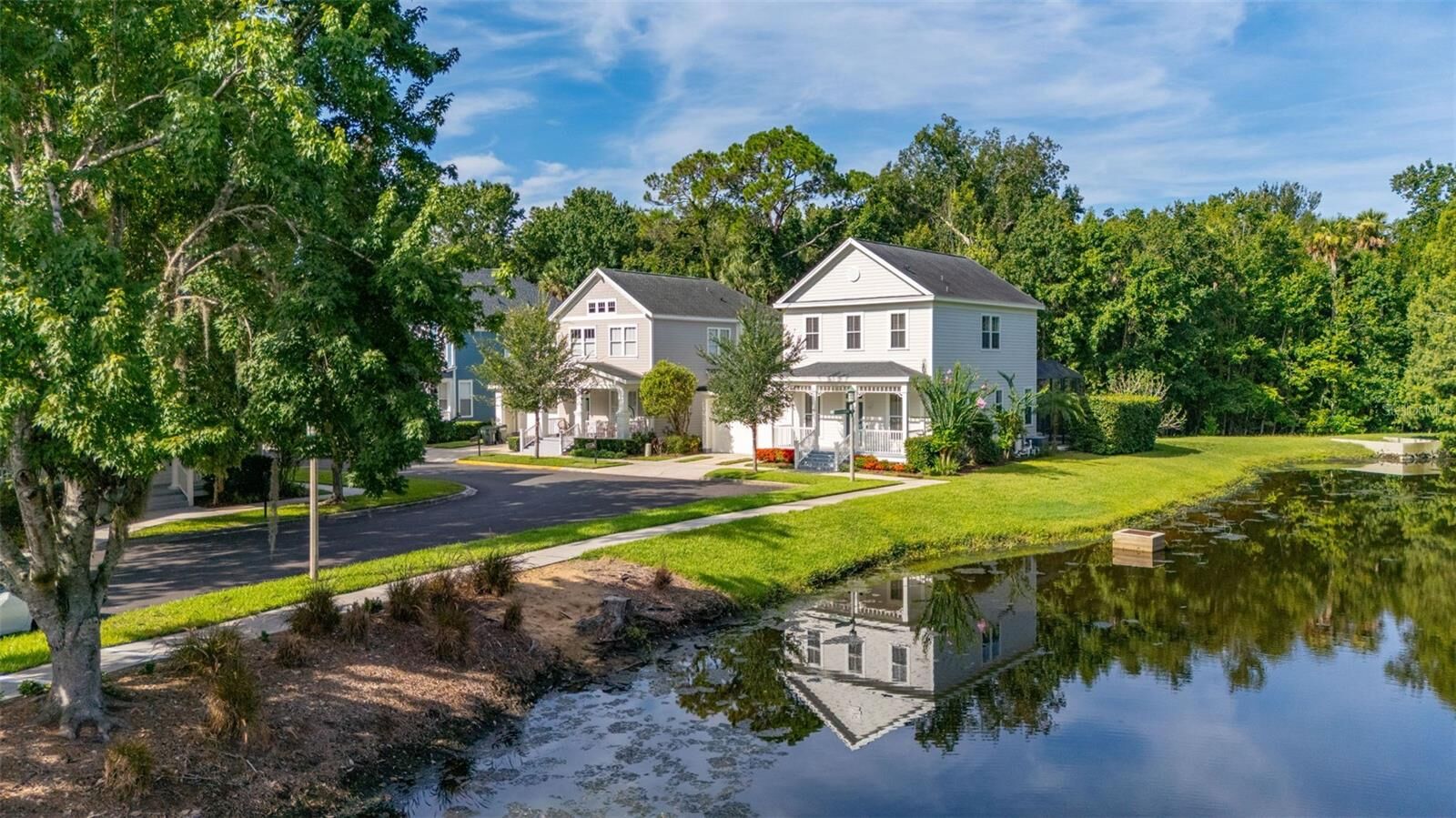 Property Photo:  900 Greenlawn Street  FL 34747 