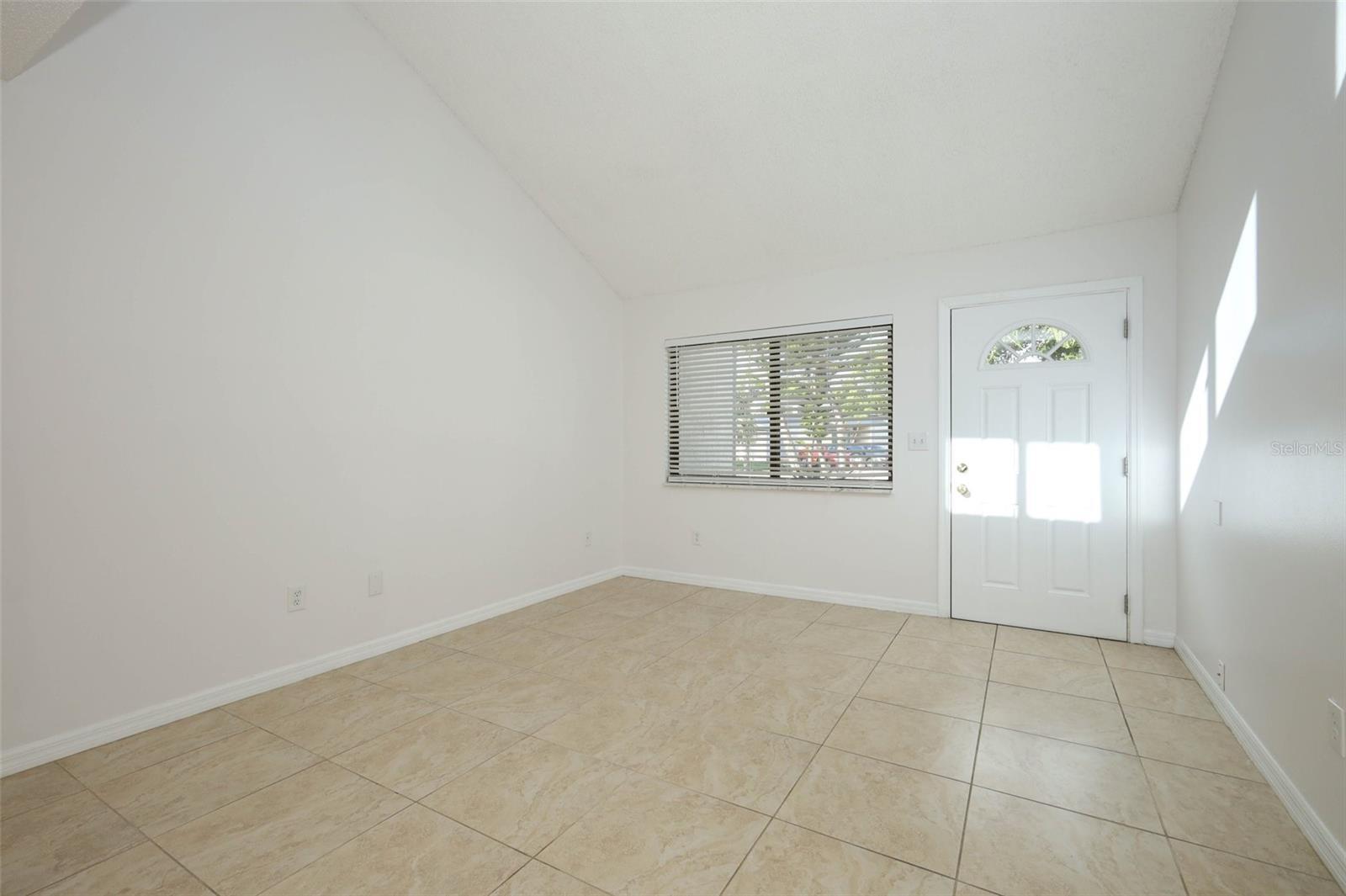 Property Photo: 2517 Windward Way FL 32792