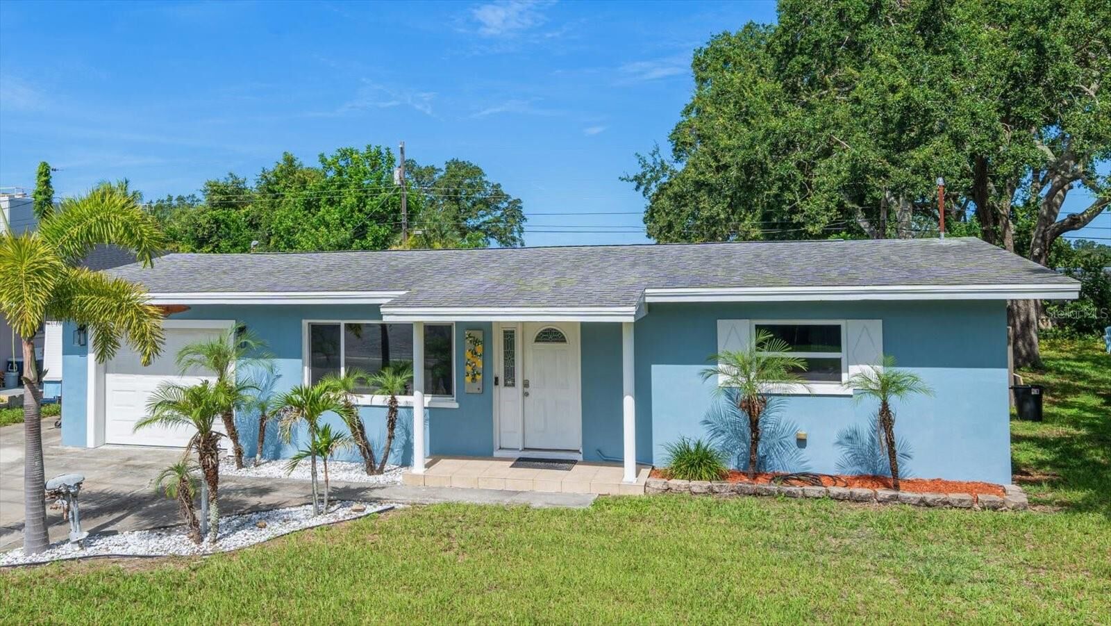 Property Photo: 1226 Robin Hood Lane FL 34698