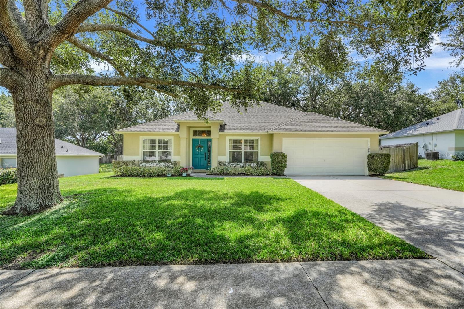 Property Photo: 1106 Heather Glen Drive FL 34715