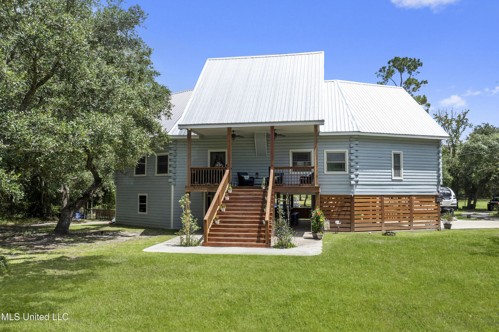 Property Photo: 743 E North Street MS 39571