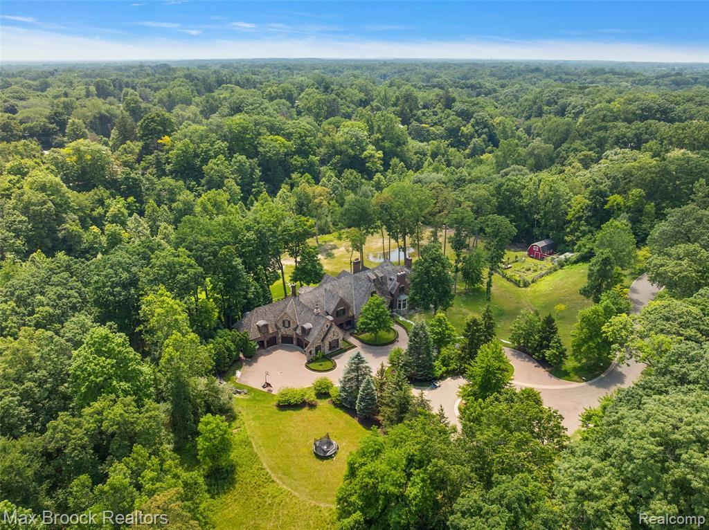 Property Photo:  7420 Inner Circle Drive  MI 48301 3514 