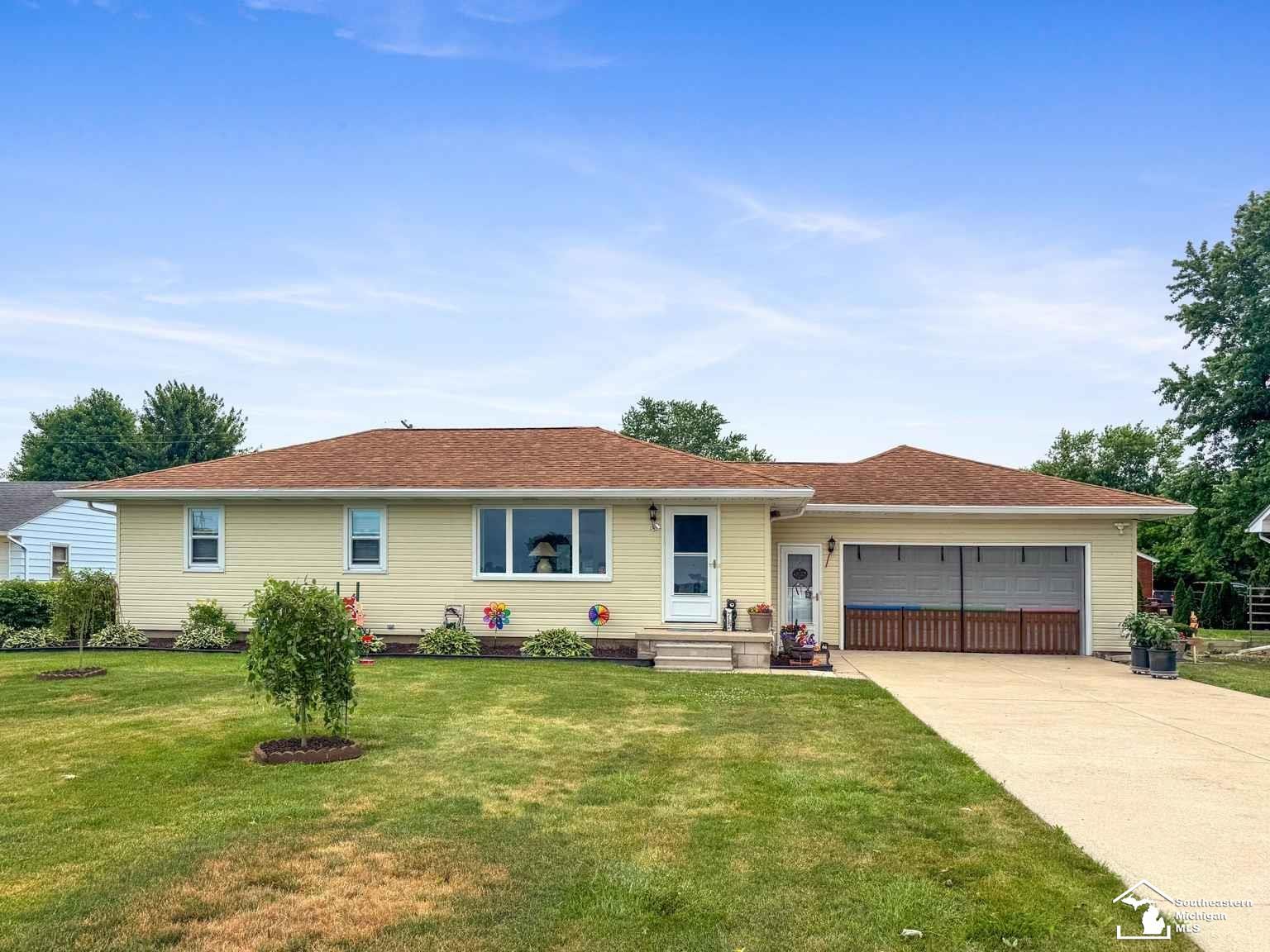 Property Photo: 1534 Doty Road MI 48162