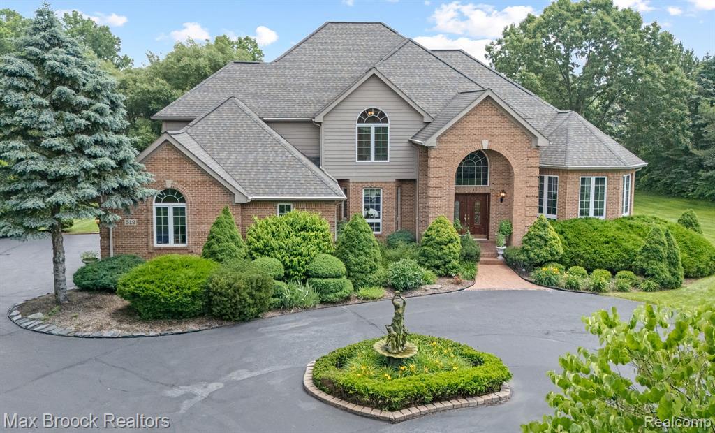 Property Photo:  519 Hawksmoore Drive  MI 48348 3688 