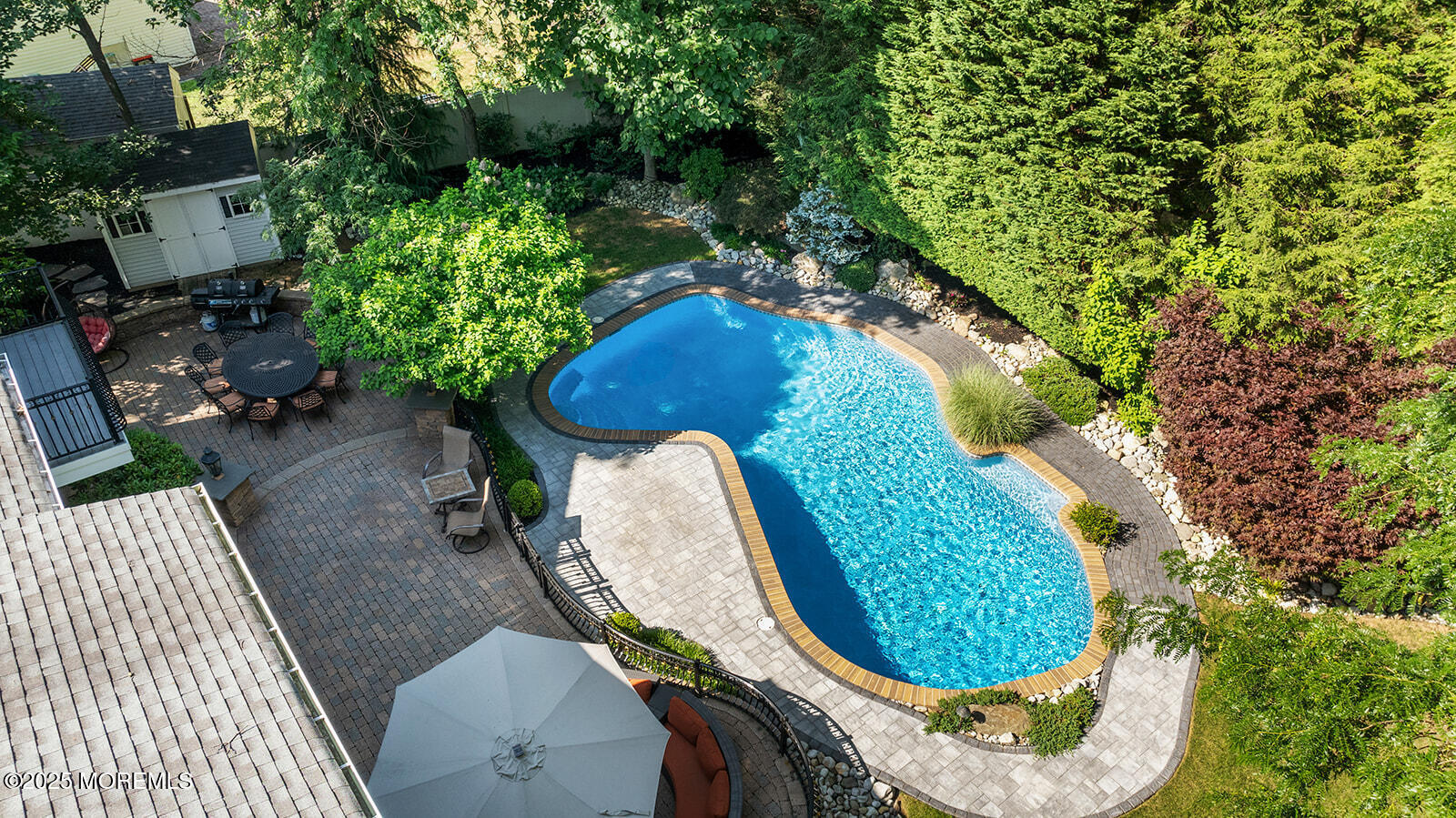Property Photo: 7 Lorraine Court NJ 08816