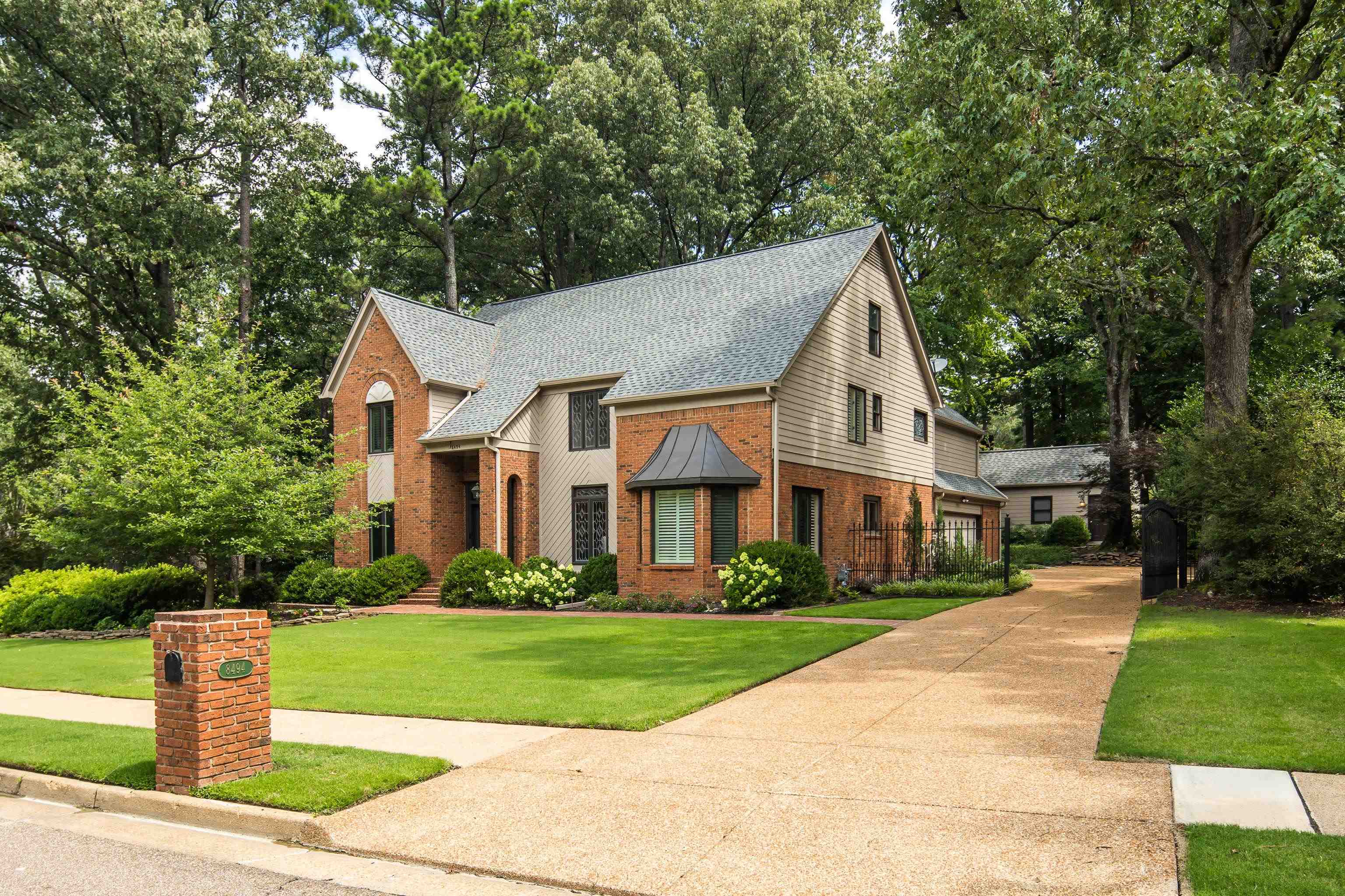 8494 Woodlane Dr  Germantown TN 38138 photo