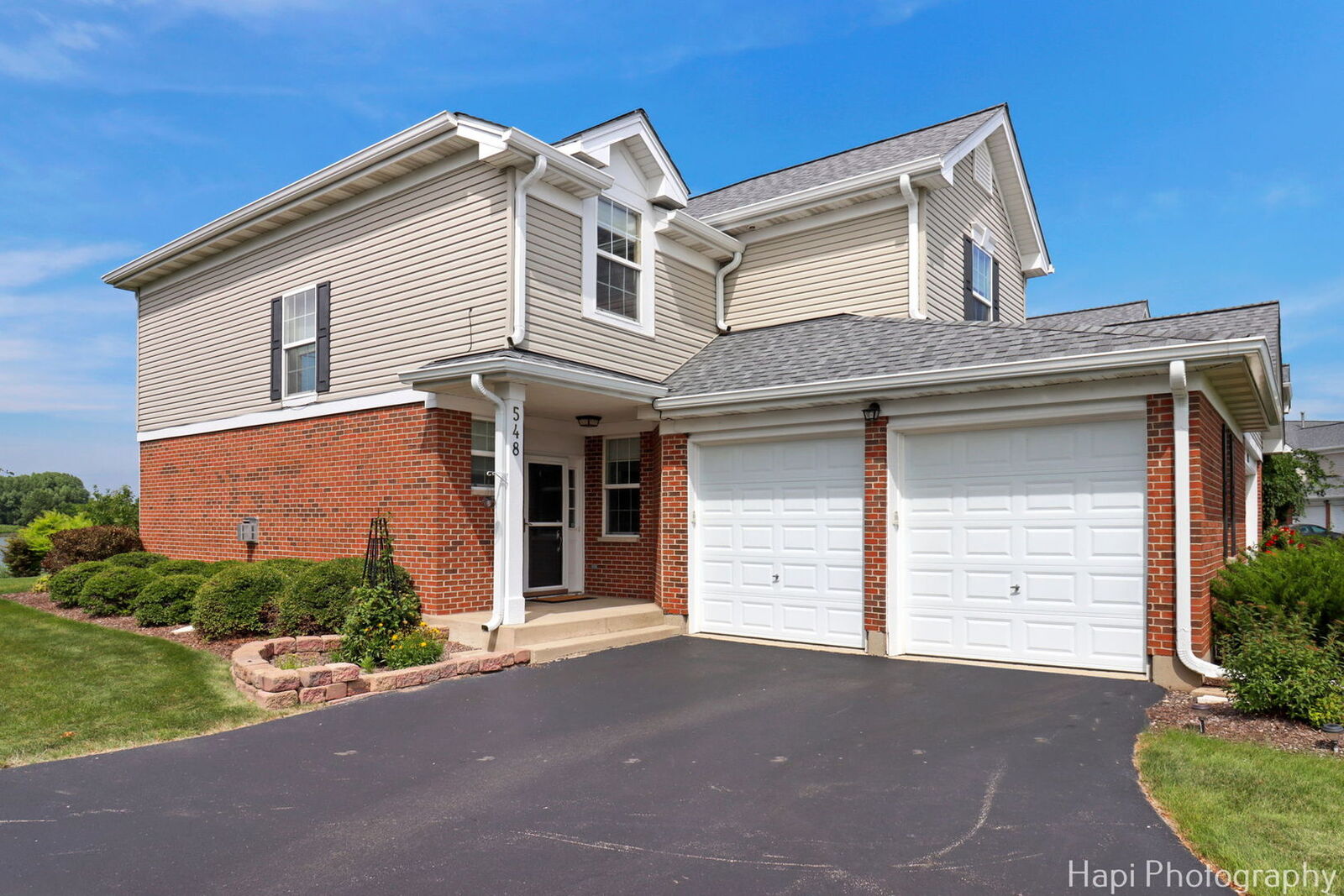 Property Photo:  548 Legend Lane  IL 60050 