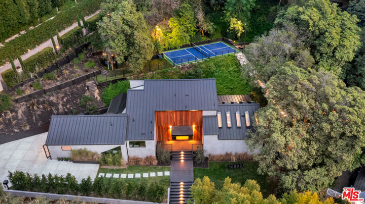 10560 Dolcedo Way  Los Angeles CA 90077 photo