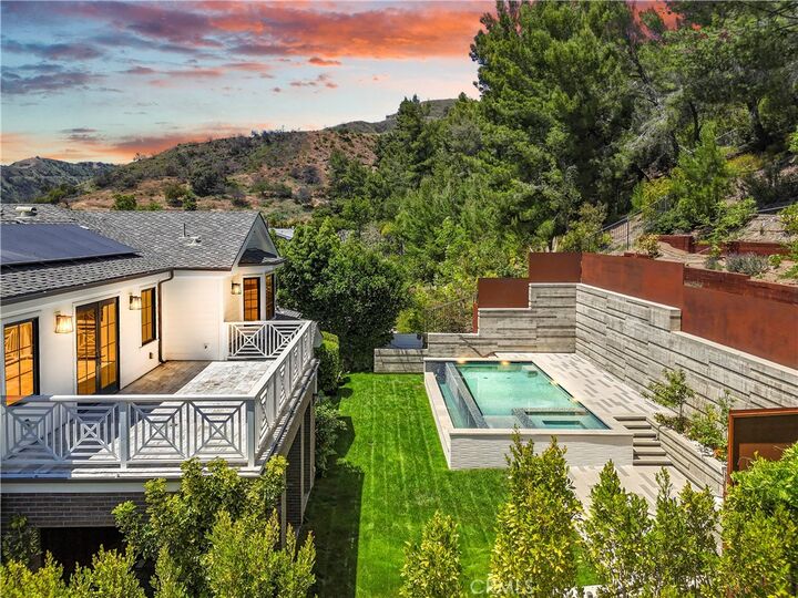 Property Photo:  2520 La Condesa Drive  CA 90049 