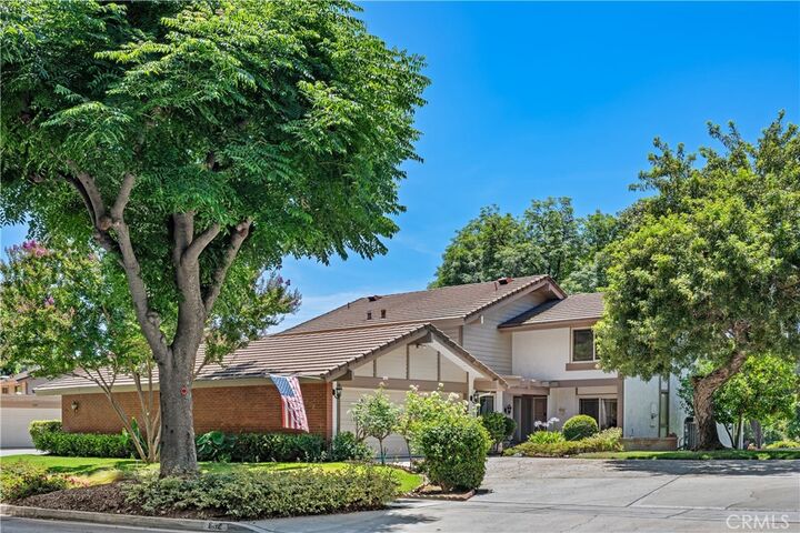 652 Via Zapata  Riverside CA 92507 photo
