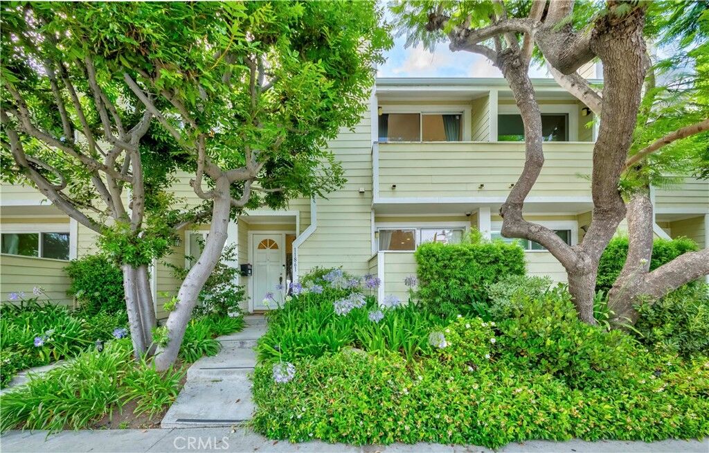 Property Photo: 11861 Nebraska Avenue CA 90025