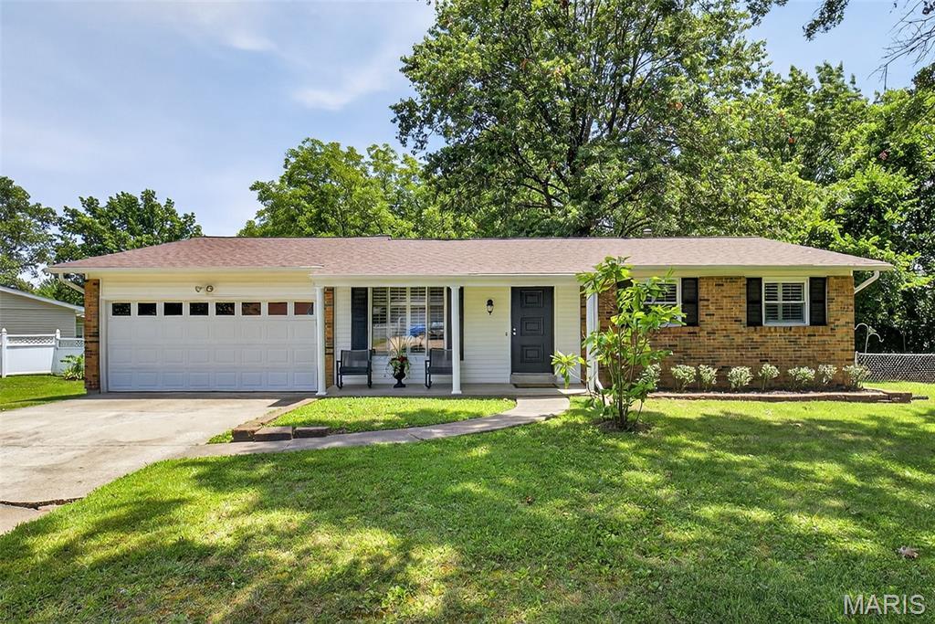 1002 Arlington Drive  St Charles MO 63303 photo