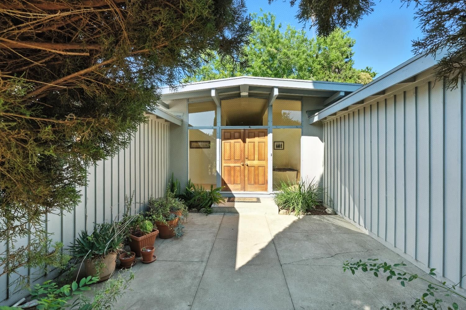 Property Photo: 3896 Arrowhead Drive CA 95762