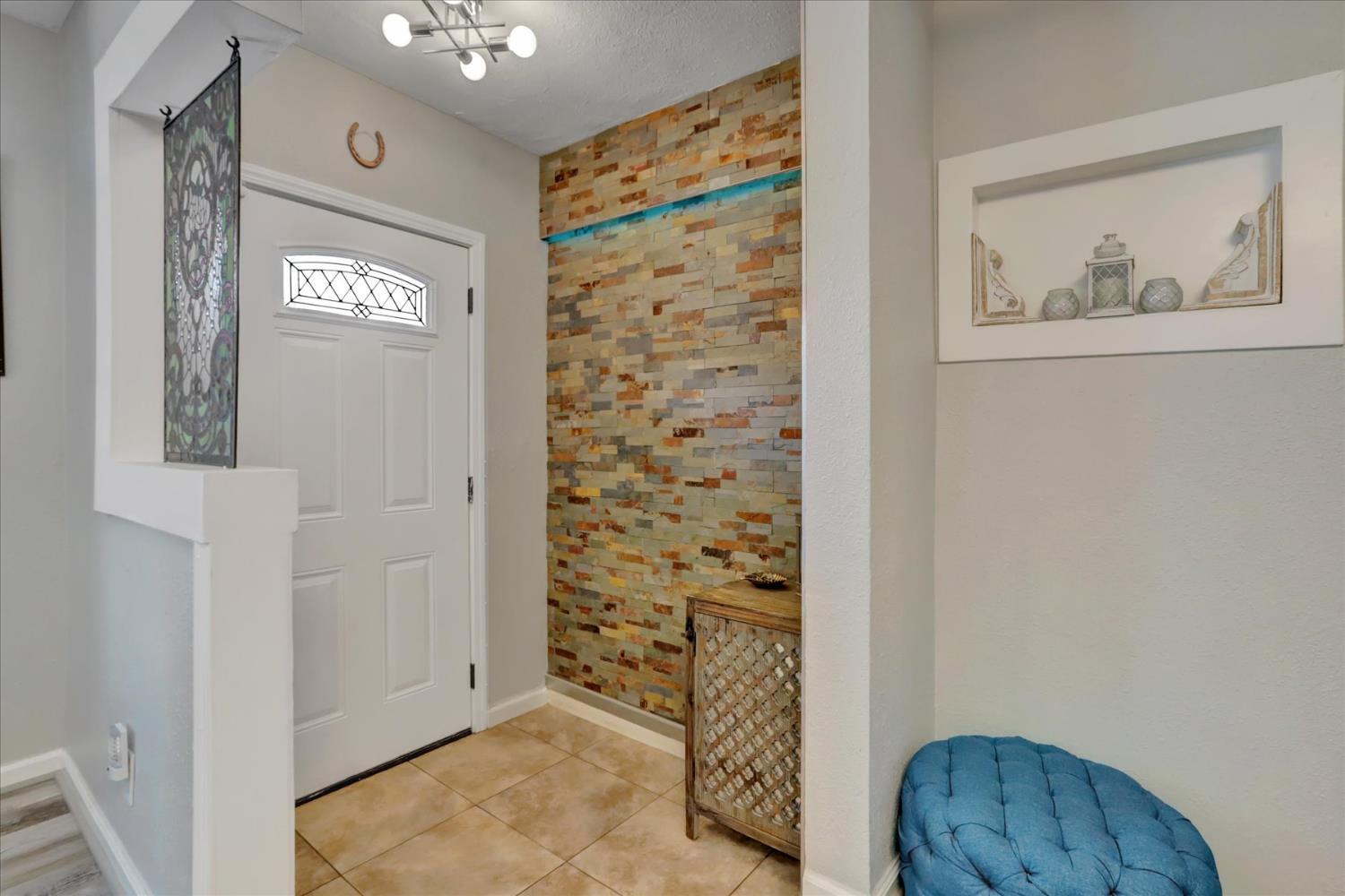 Property Photo: 370 Pine Way CA 95991
