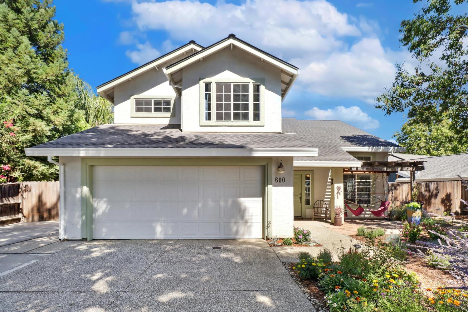 Property Photo: 600 Benbow Court CA 95618