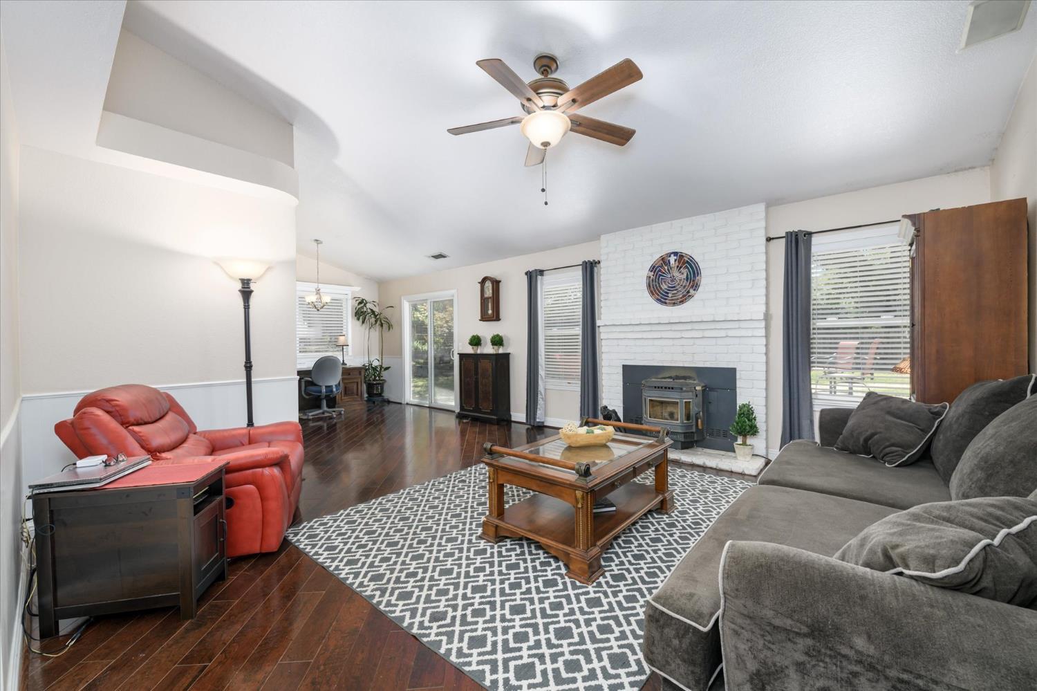 Property Photo: 2915 Princeton Court CA 95682