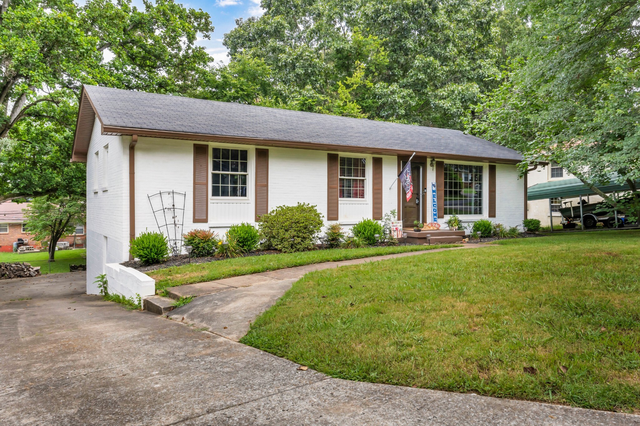Property Photo:  426 Seay Ct  TN 37043 