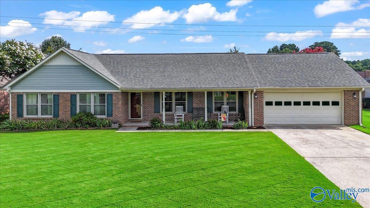 2216 Carleton Drive SW  Decatur AL 35603 photo