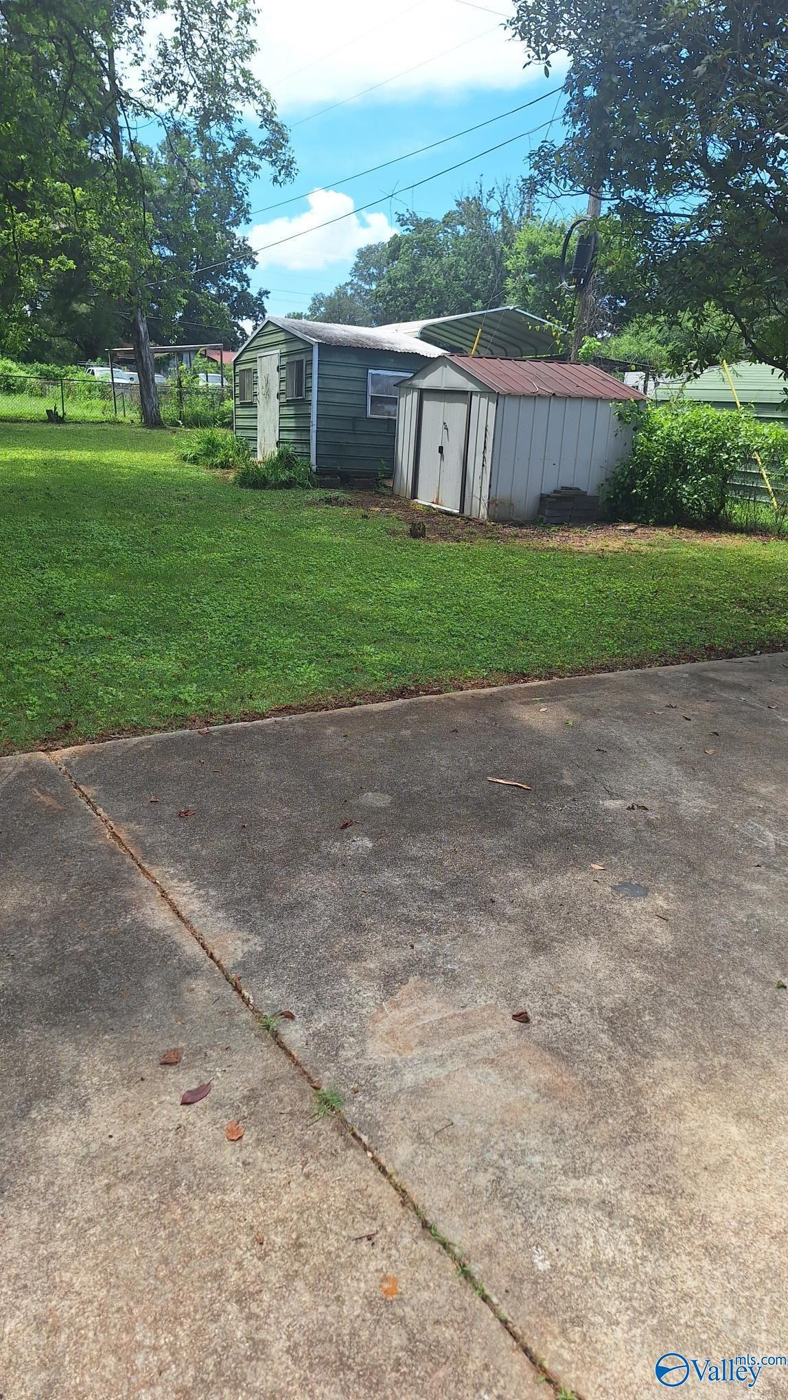 Property Photo:  116 Yarbrough Avenue  AL 35650 