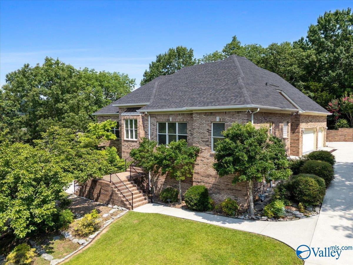 Property Photo: 2909 Saddletree Blvd NE AL 35811