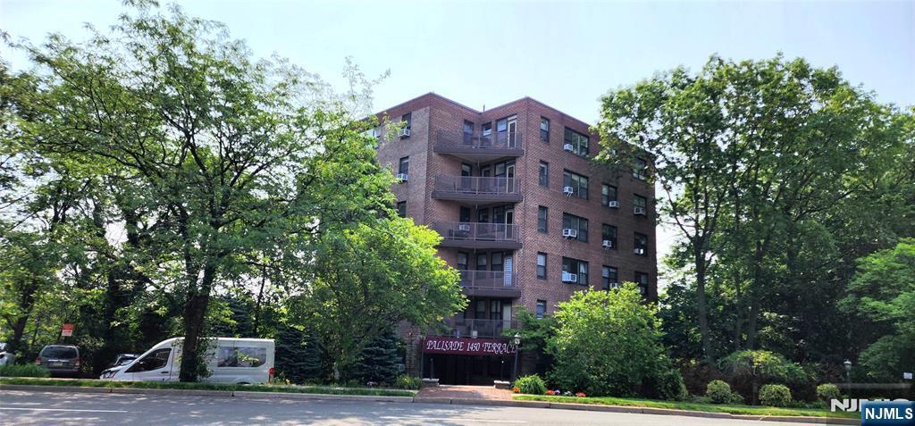 1450 Palisade 3I  Fort Lee NJ 07024 photo