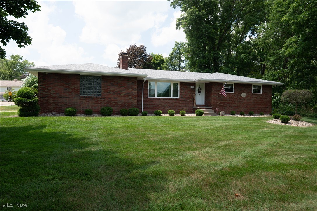 Property Photo: 1074 S Meridian Road OH 44509