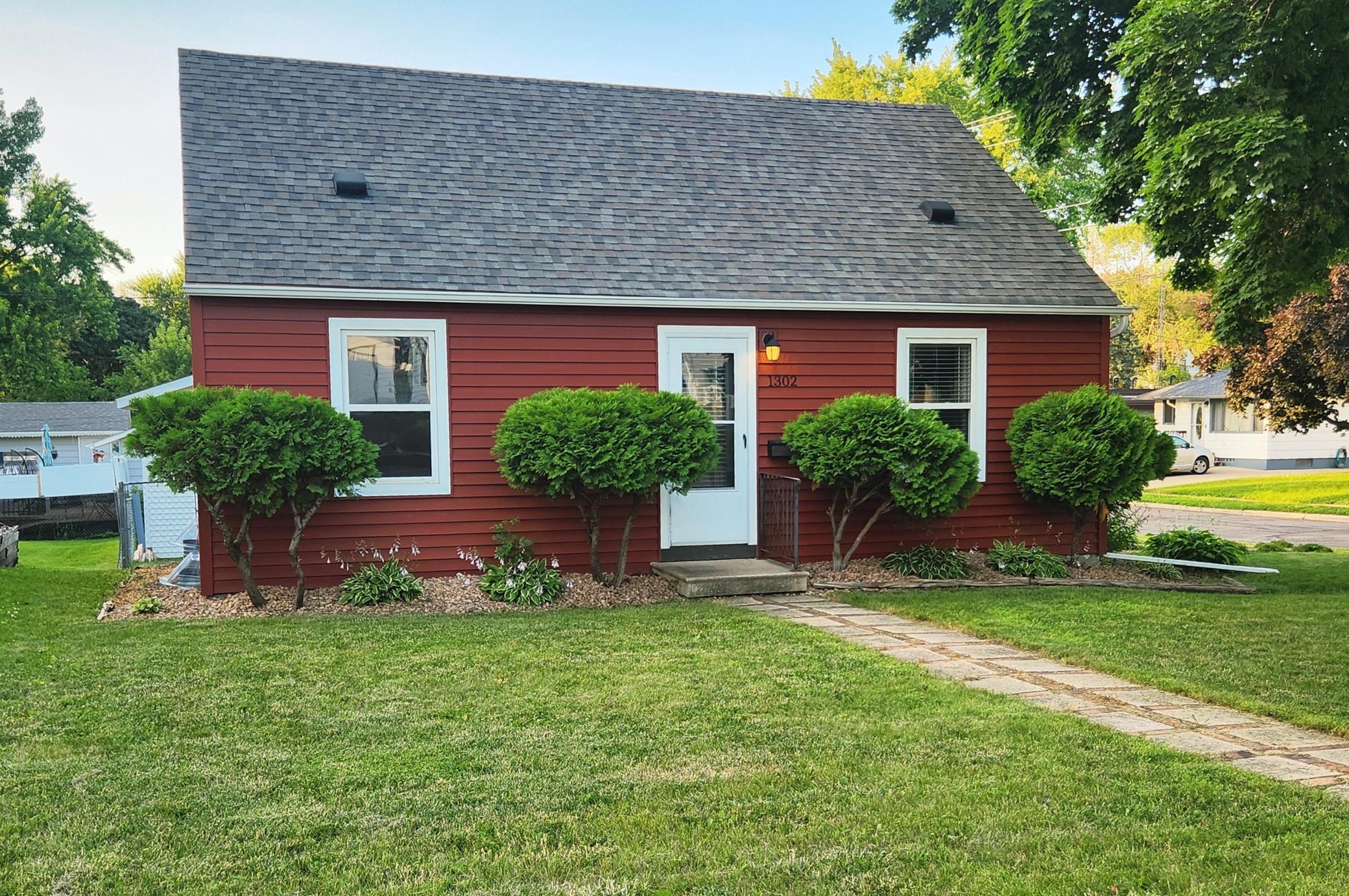 Property Photo: 1302 W Clark Street MN 56007