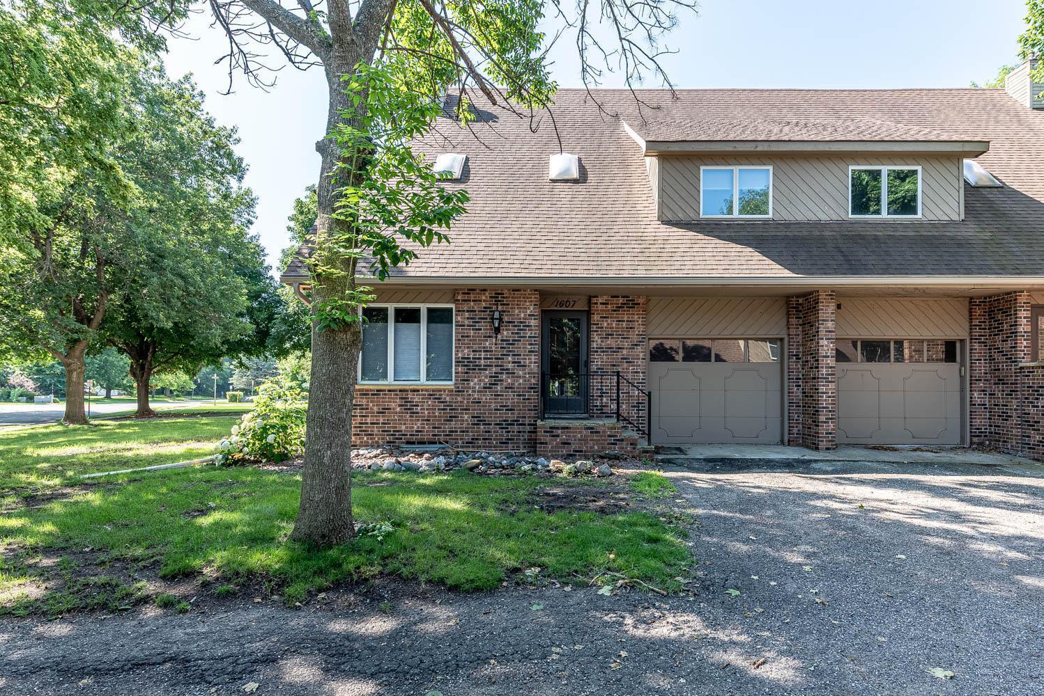 Property Photo: 1607 Pleasant View Drive MN 56003